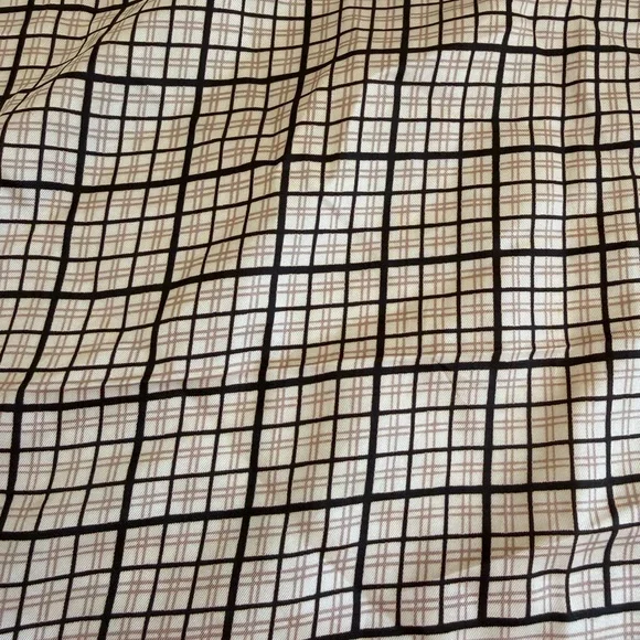 Vintage Paoli signed scarf Elegant Brown and cream Checkered scarf - Picture 5 of 6